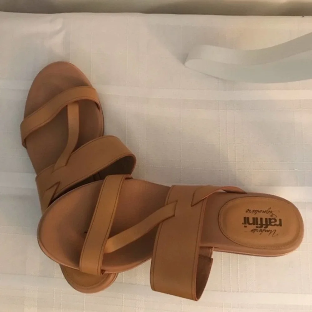 ⭐️Raffini Leather Sandals sz 10, 1.5” heel EUC
